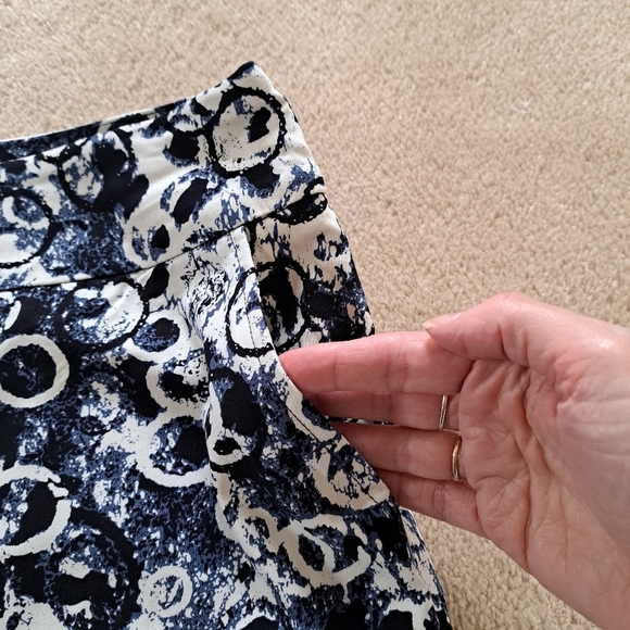 ❤️ S.C.& Co. Pull On Skort Blue White Stretch Print Skirt Women's Various Sizes - Picture 3 of 9